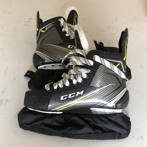 Brand New!!  MENS CCM Ice Skates!!  Worn ONCE!!